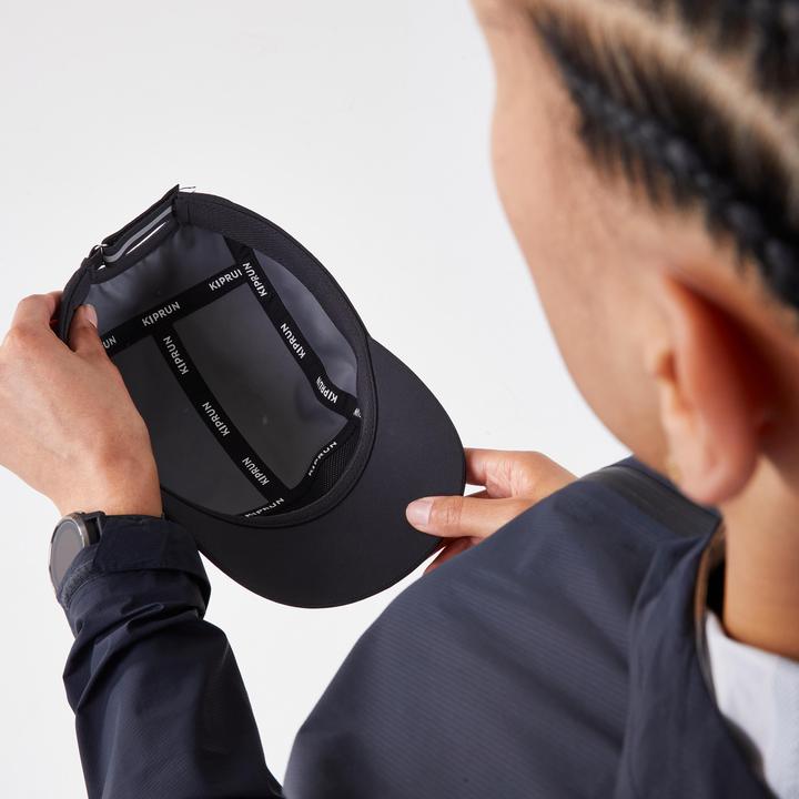 Produktbild Kiprun Lauf-Cap Schirmmütze 5 Panel Regen wasserabweisend - schwarz