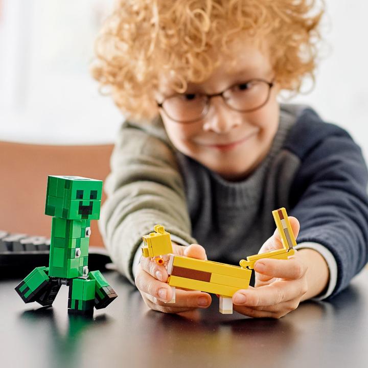 Actual product image LEGO BigFig Creeper and Ocelot (21156, LEGO Minecraft)