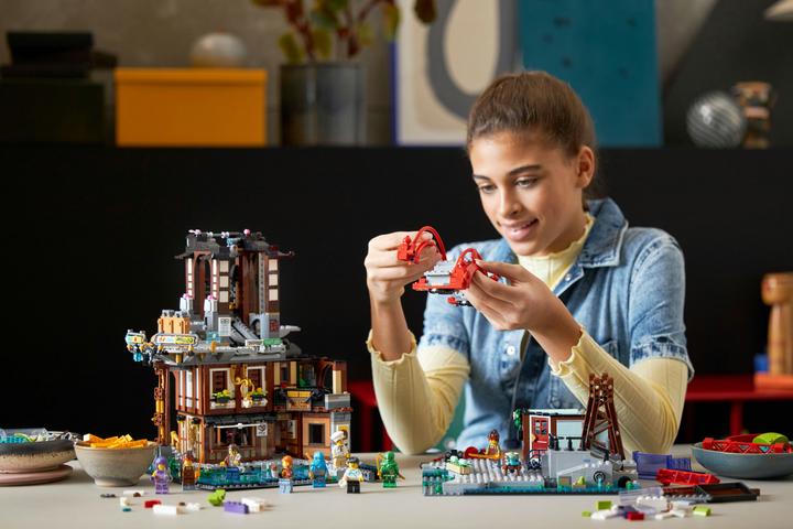 Produktbild LEGO Die Märkte von Ninjago City (71799, LEGO Ninjago, LEGO Seltene Sets)