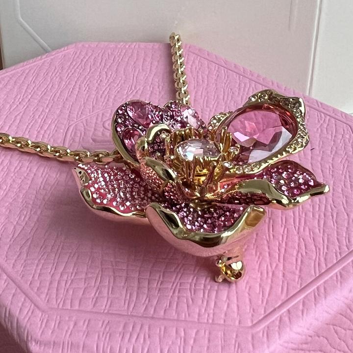 Produktbild Swarovski Florere Halskette Anhänger und Brosche Pavé Blume Rosa Gold (Metall)