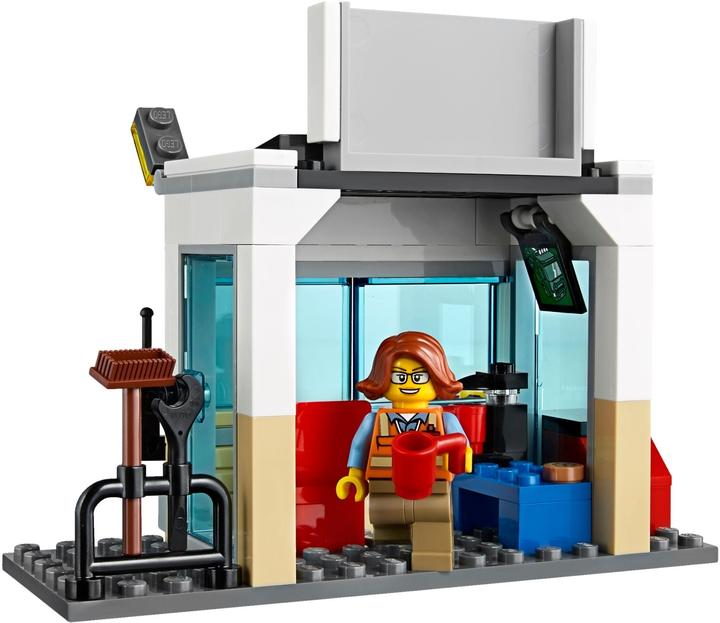 Actual product image LEGO Cargo terminal (60169, LEGO City)
