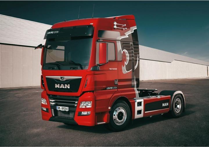 Actual product image 1:24 MAN TGX XXL D38