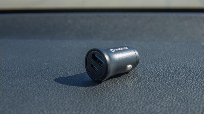 Produktbild Swissten USB Autoladegerät Power Delivery USB-C + Quick Charge 3.0 36W METAL