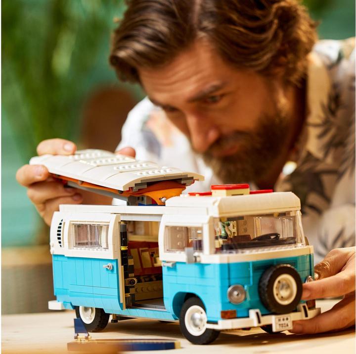 Immagine prodotto LEGO Volkswagen T2 Camping Bus (10279, LEGO Creator Expert, Set LEGO rari)