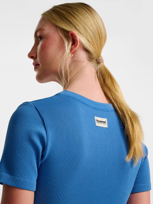 Actual product image hummel hmlPULSE SEAMLESS RIB W T-SHIRT S/S (S)