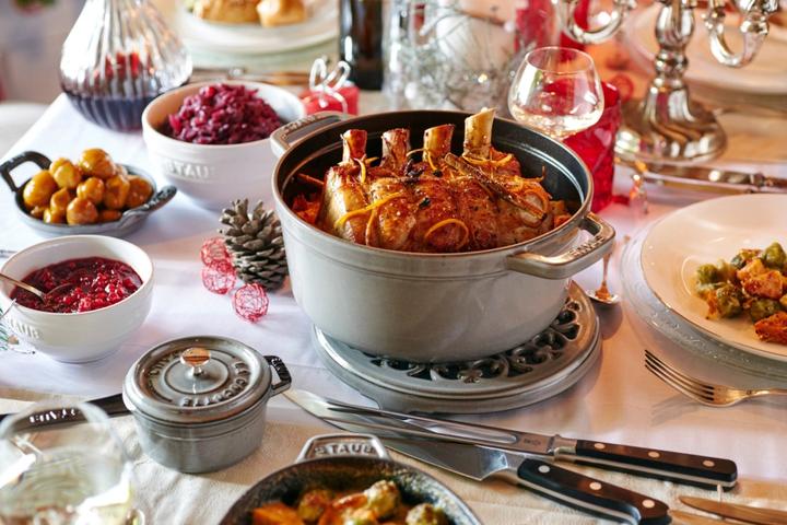 Actual product image Staub Cocotte (28 cm, Casserole + Stewpot, Cast iron, Enamel)