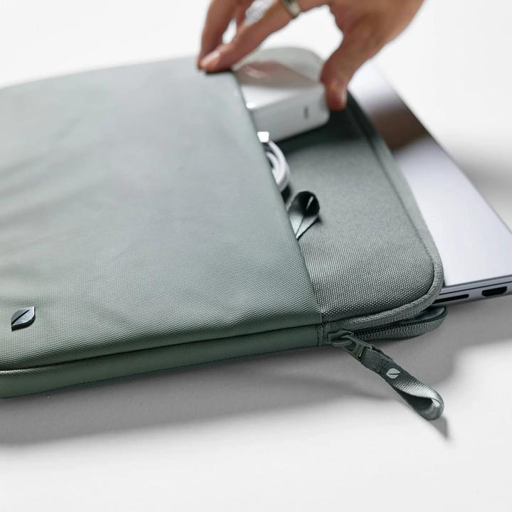 Actual product image Incase A.R.C. Sleeve for 14-inch Laptop - Smoked Ivy (14", Universal)
