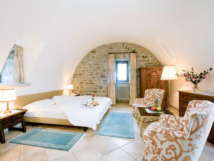 Produktbild Smartbox 1 Übernachtung mit Abendessen im 4* Romantik Hotel Castello Seeschloss in Ascona (2 Pers.)