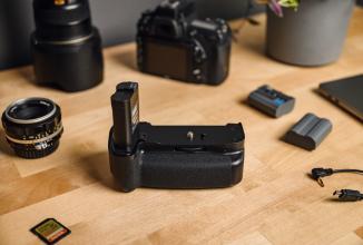 Actual product image Newell Battery Battery Pack MB-D780 by Nikon (Camera battery)