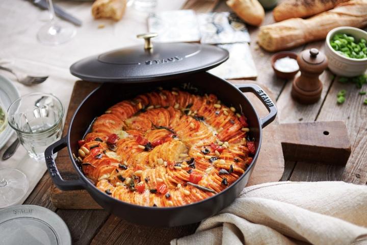 Actual product image Staub Braiser (28 cm, Casserole + Stewpot, Cast iron)