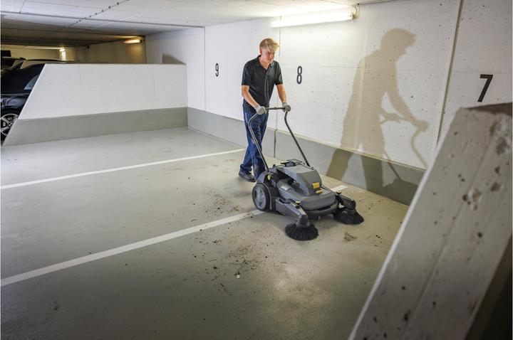 Actual product image Kärcher Professional Sweeper KM 70/30 C BP with 2 side brushes