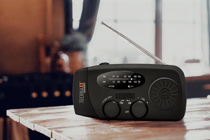 Actual product image Technaxx Hand Crank And (FM, AM)
