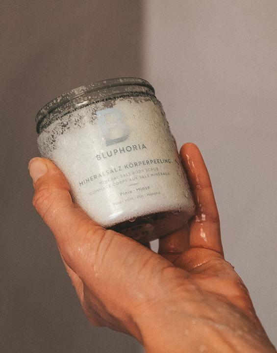 Immagine prodotto Bluphoria Scrub corpo al sale minerale con pino e menta (200 ml)