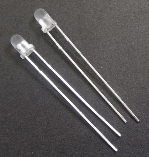 Actual product image OEM Super bright LED blue in transparent housing 3mm