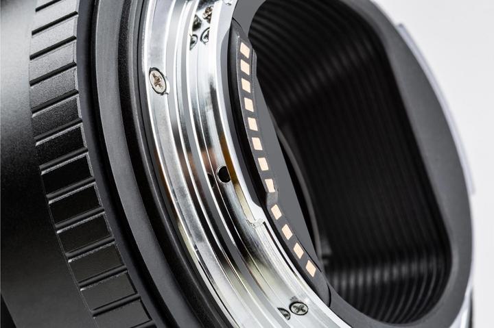 Actual product image Viltrox EF-R2