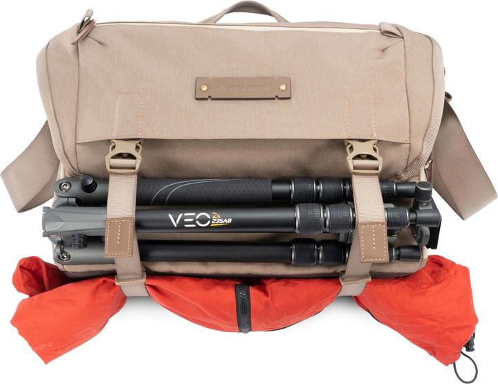 Actual product image Vanguard Veo Range 38 BG (Camera shoulder bag, 17 l)