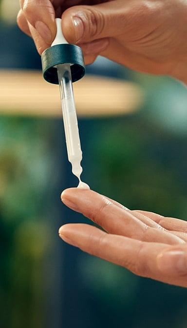 Produktbild Weleda Straffendes Serum Granatapfel & Maca-Peptide (30 ml)