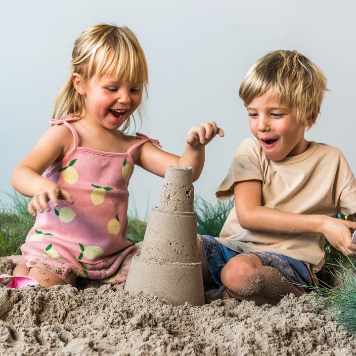 Actual product image Quut Sand toy Alto? Cherry / Banana Pink 3