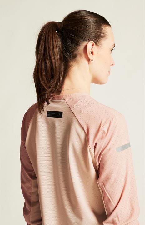 Actual product image Craft Women's Pro Hypervent L/S Wind Top 2 (L)