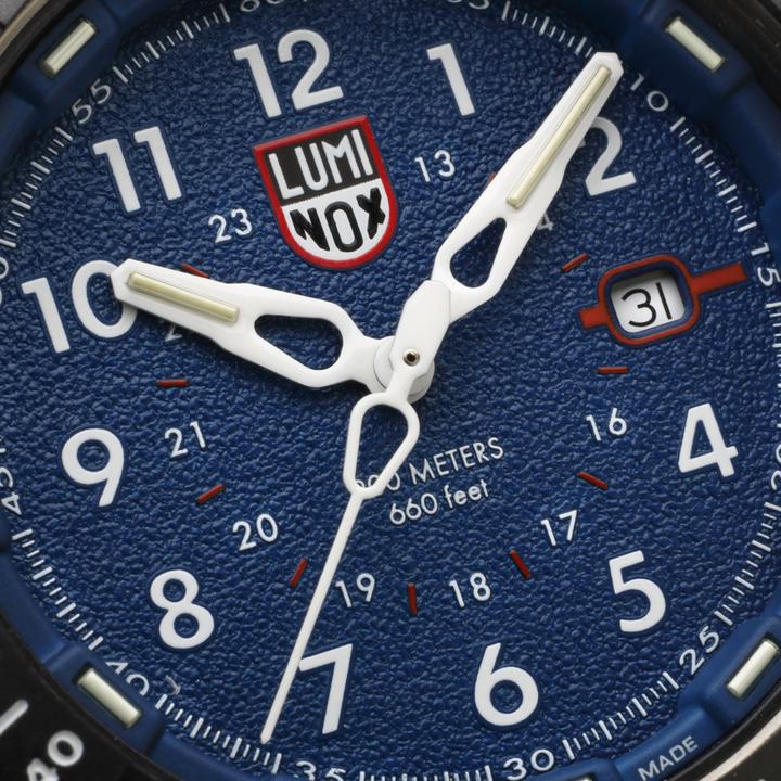 Actual product image Luminox Ice-Sar Arctic 1000 Series (Analogue wristwatch, Swiss made, 46 mm)