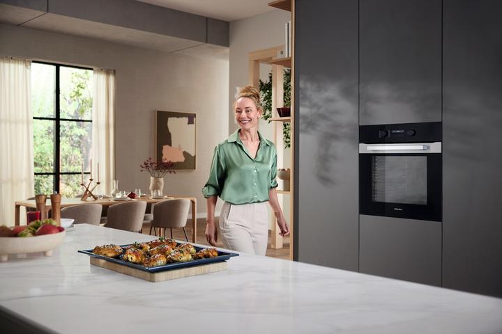 Actual product image Miele H 2861-60 B