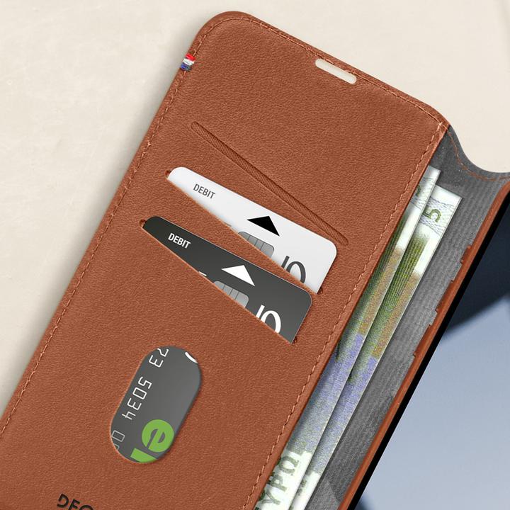 Actual product image Decoded Detachable Wallet Case (Apple iPhone 15 Pro Max)