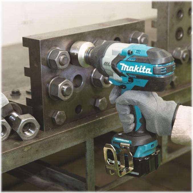 Image du produit Makita DTW1002RTJ Clé à choc sans fil 18V, 2x5,0Ah Li-Ion, 1000 Nm, 1 (Fonctionnement sur batterie)
