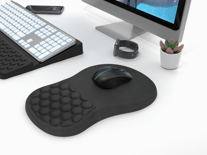 Actual product image Deltaco Ergonomic mousepad with wrist support
