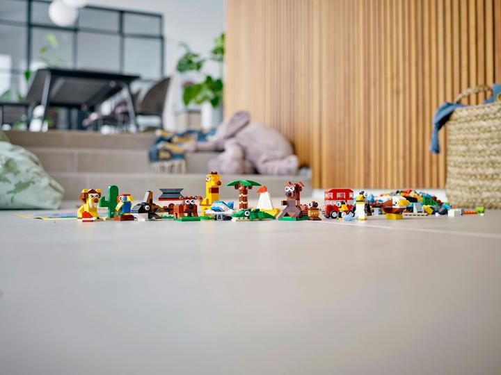 Actual product image LEGO Classic 11015 Around the world (11015, LEGO Classic)