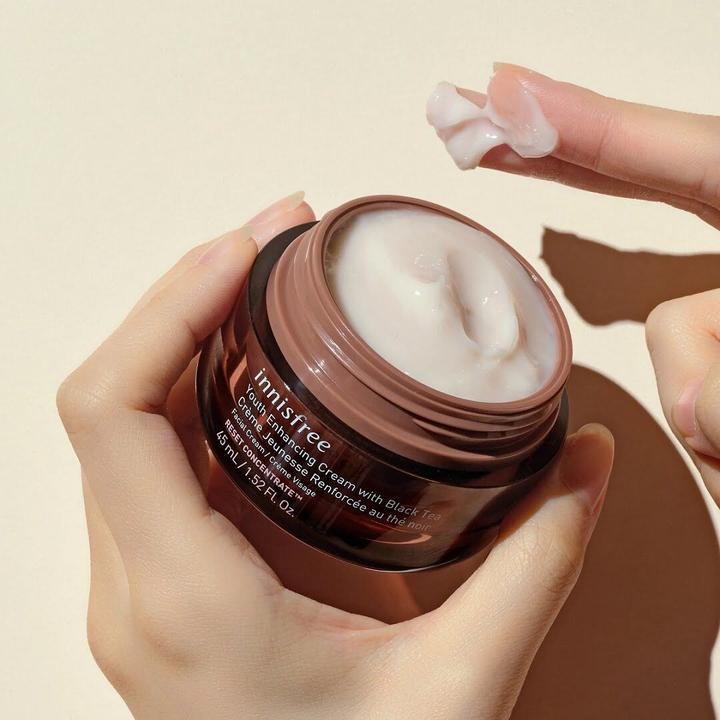 Actual product image Innisfree Black Tea Youth Enhansing Cream 45ml (45 ml, 24h cream)