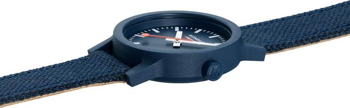 Actual product image Mondaine essence 32 mm (Analogue wristwatch, 32 mm)