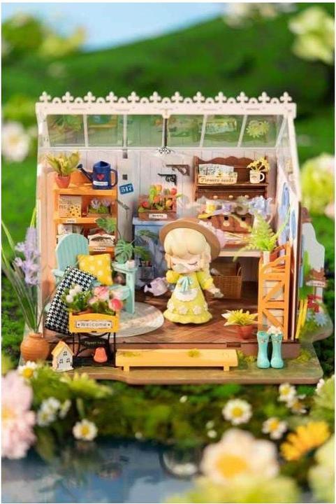 Actual product image Robotime Dreamy Garden House' model kit
