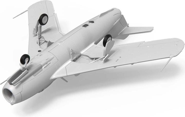 Actual product image Airfix Kit Mig 17F 1:72