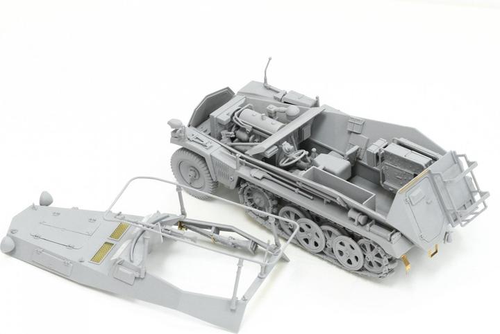 Actual product image 1:35 Sd.Kfz.250/3 "Griffin