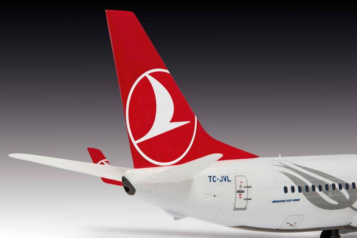 Actual product image Revell Boeing 737-800 Turkish Airlines