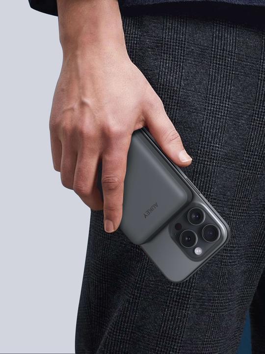 Image du produit Aukey MagFusion Slim (10000 mAh, 20 W, 37 Wh)