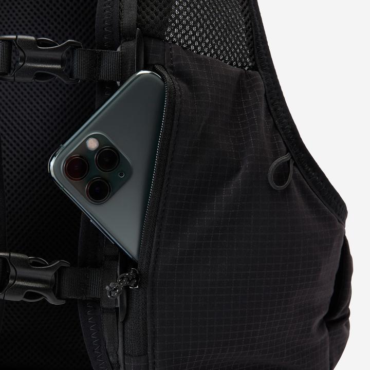 Actual product image Rockrider Fahrrad Trinkrucksack 3 L / 2 L schwarz (3 l)