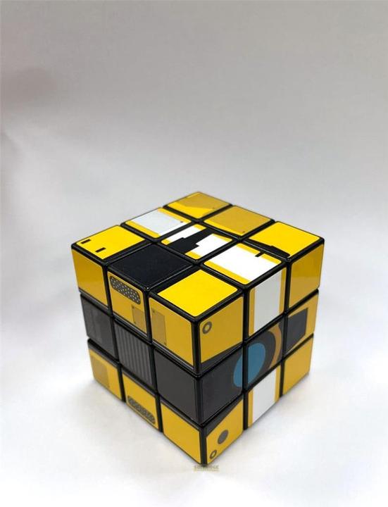 Actual product image Dpi Merchandising Borderlands PVC Statue Magic Cube Claptrap