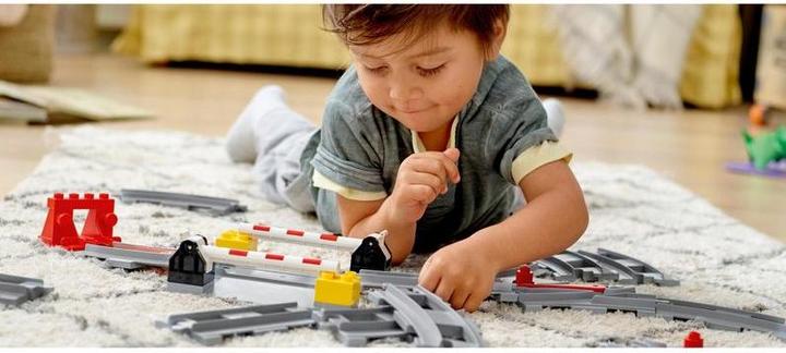 Produktbild LEGO Eisenbahn Schienen (10882)