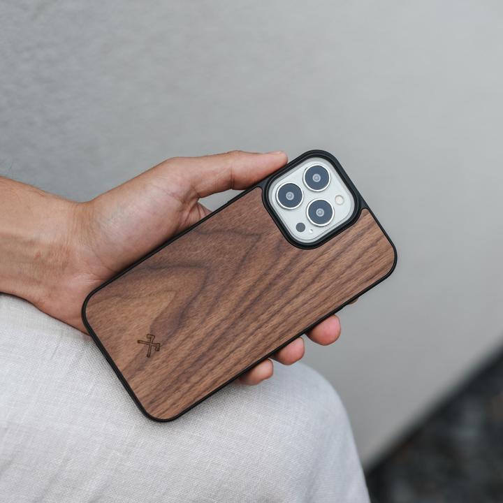 Actual product image Woodcessories Bumper Case MagSafe (Apple iPhone 15 Pro)