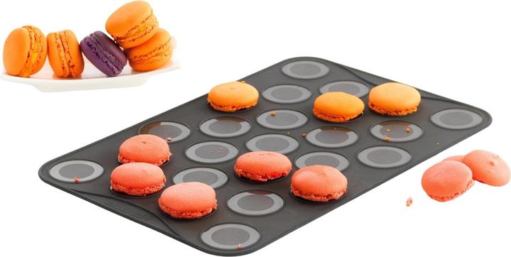 Actual product image Mastrad Macarons baking mat silicone