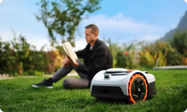 Actual product image Segway-Navimow i105E (500 m², Without boundary wire)