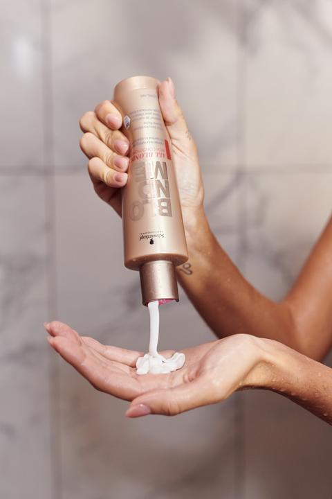 Actual product image Schwarzkopf Professional BlondMe All Blondes Rich Conditioner (250 ml)
