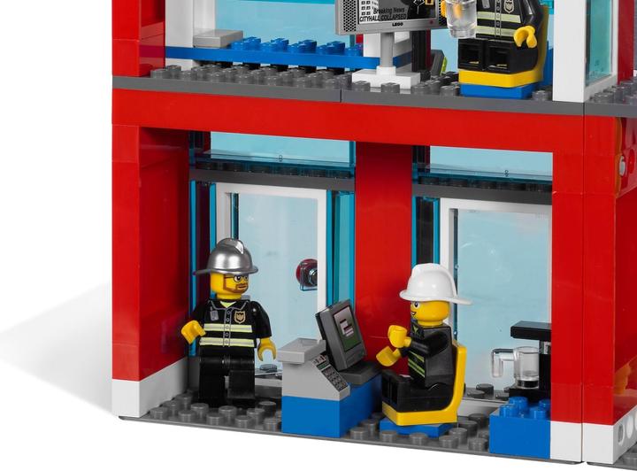 Produktbild LEGO Grosse Feuerwehr Station (7208, LEGO City)