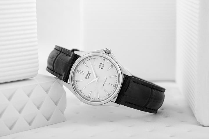 Actual product image Casio Collection - LTP-1183E-7A (Analogue wristwatch, 25 mm)