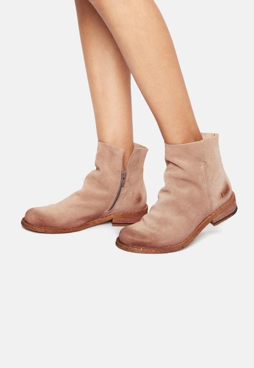 Actual product image Felmini This stiff boot is made from leather. They offer a perfect blend of style and comfort. (36)