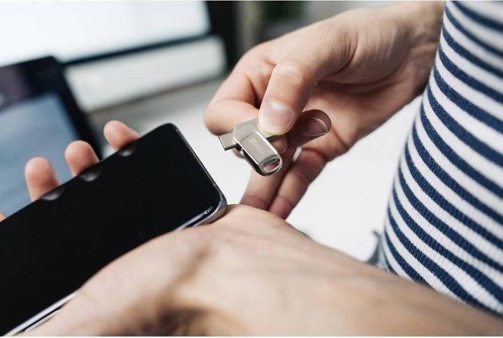 Produktbild MyMedia USB 2.0 OTG Stick 64GB, Typ A-C, My Dual, silber (64 GB, USB-A, USB-C)