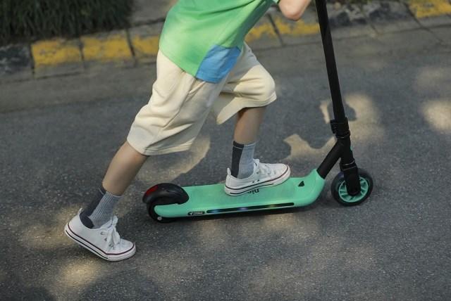 Image du produit Segway-Ninebot Zing A6 (12 km/h, 5 km, 60 W)