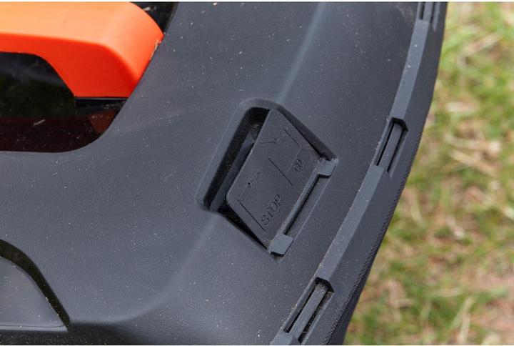 Actual product image Black & Decker Battery lawn mower BCMW3336N Solo (Rechargeable battery operated)