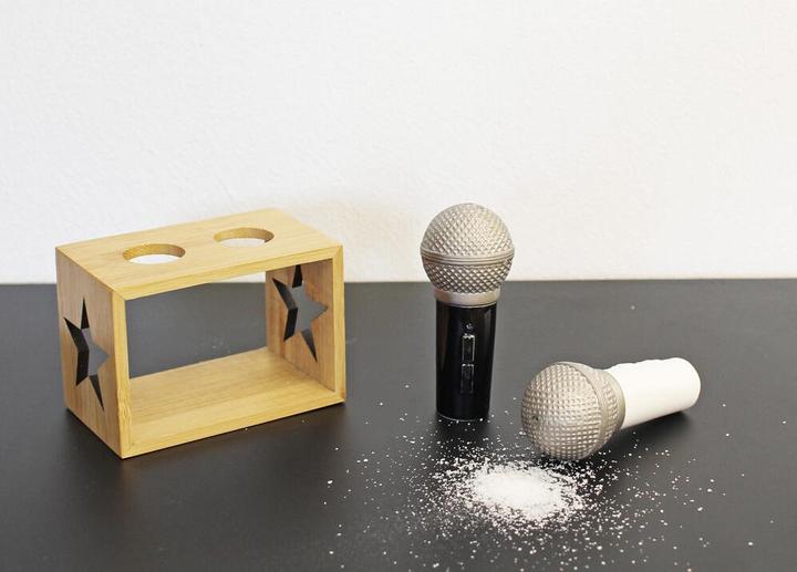 Produktbild Winkee Salt and Pepper dispenser - Microphone (Diverse Gewürze)